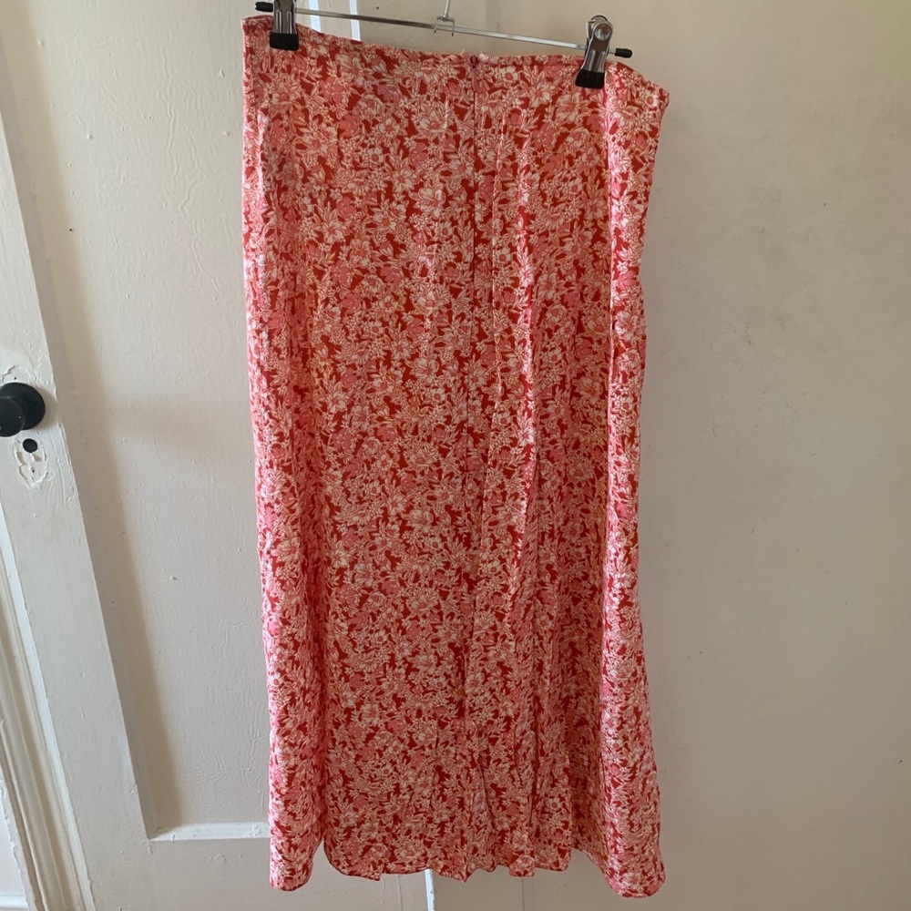 Pink floral midi skirt with slit